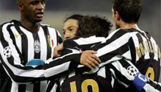 Del Piero Sends Juve To The Next Round