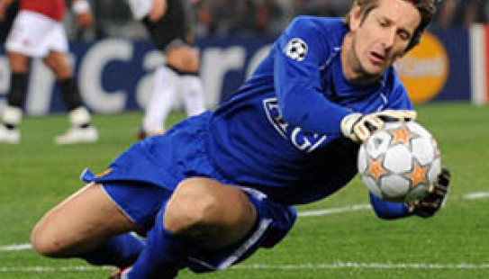 Van der Sar dayandı