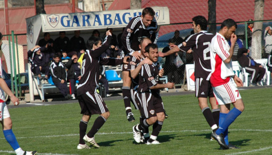 `Qarabağ` - `Turan`. 4:2. Qollar <img src=http://www.qarabagh.com/img/pics/km.png border=0>