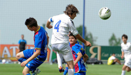 `Feyenord` təcrübəsiylə...