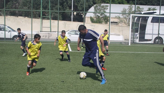 Qurban Qurbanov balacalarımızla futbol oynadı