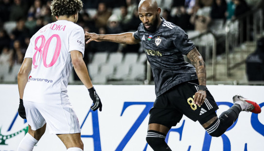 Mərkəzi arenada möhtəşəm geridönüş